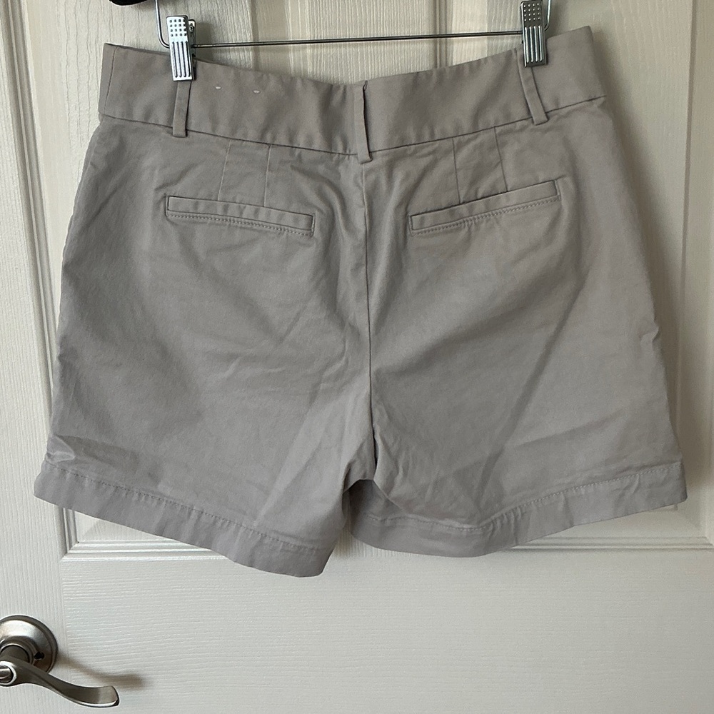 Loft Riviera 6” Shorts - Picture 2 of 13